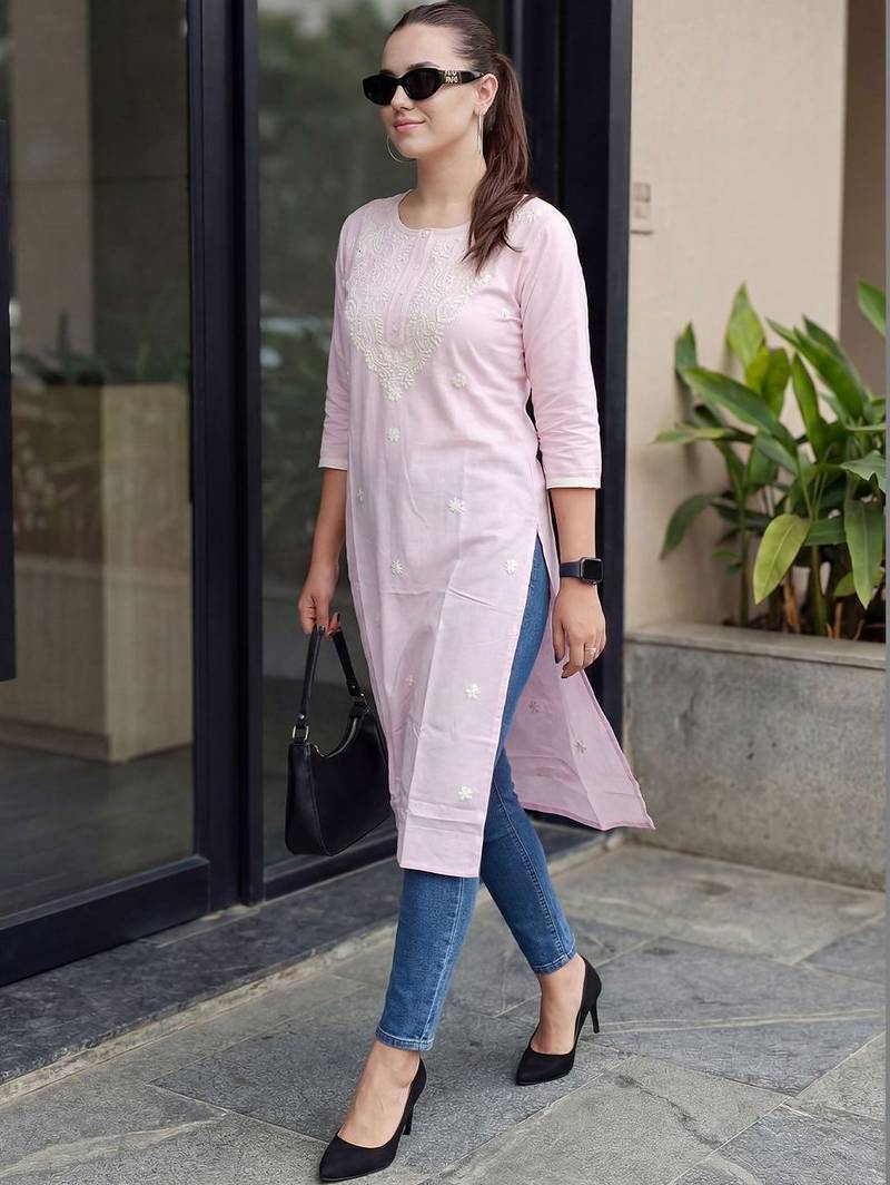 Pink women paisley embroidered thread work floral kurta
