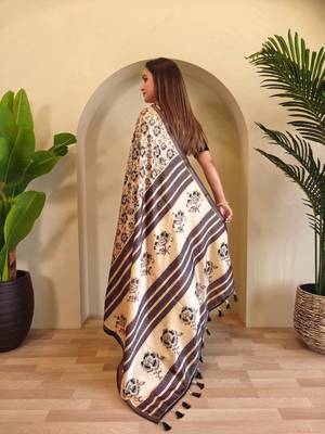 Beige viscose printed saree with zari work 3