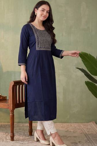 Blue women ethnic motifs embroidered thread work kurta