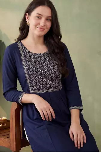 Blue women ethnic motifs embroidered thread work kurta