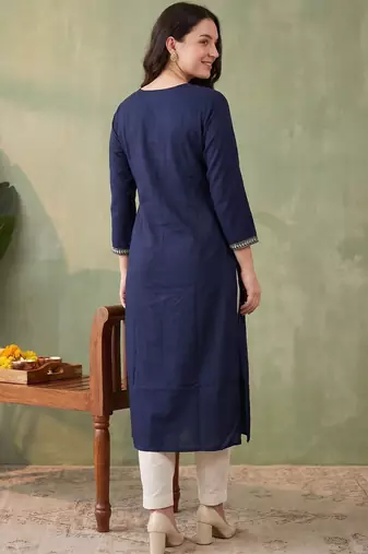 Blue women ethnic motifs embroidered thread work kurta
