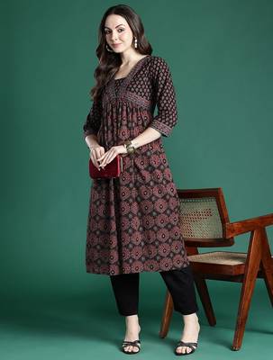 Black ethnic motifs printed kurta 1