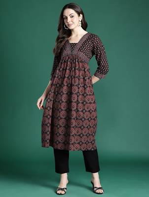Black ethnic motifs printed kurta 5