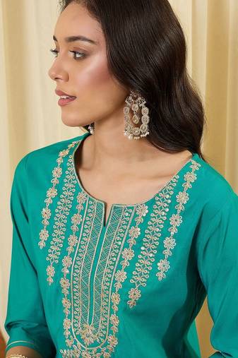 Blue women ethnic motifs embroidered indigo kurta