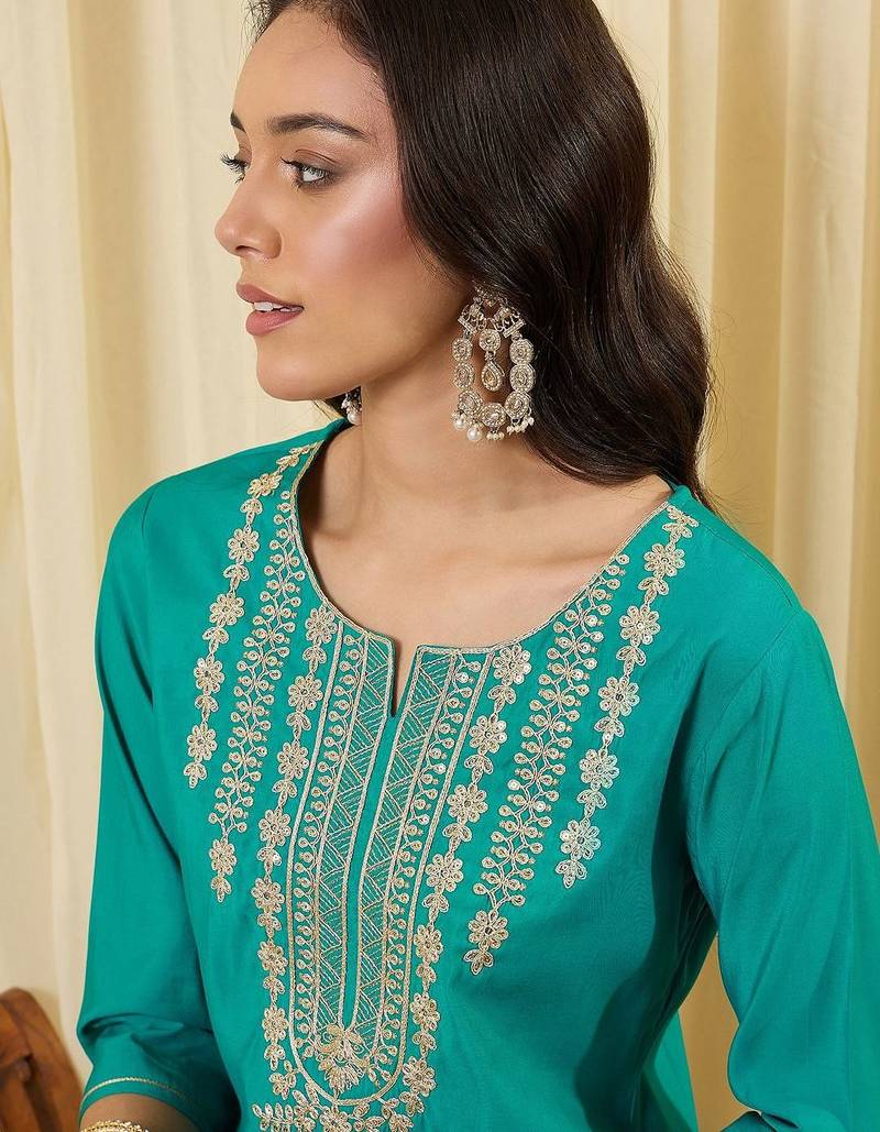 Blue women ethnic motifs embroidered indigo kurta