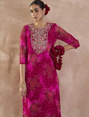 Pink floral embroidered straight zari work kurta 1