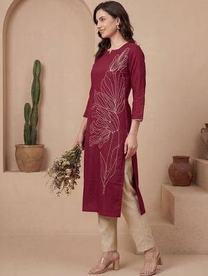 Pink women geometric embroidered thread work kurta 4
