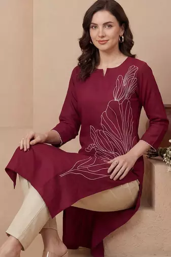 Pink women geometric embroidered thread work kurta