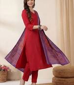 Red women regular kurta with trousers & with dupatta
