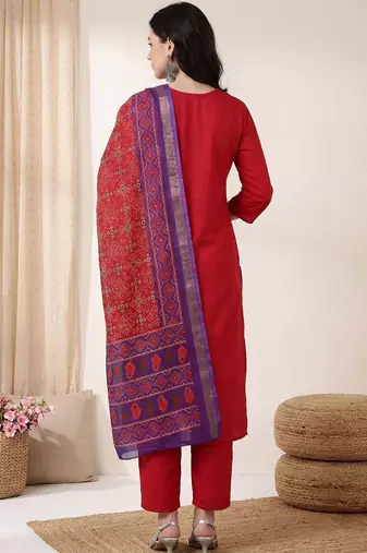 Red women regular kurta with trousers & with dupatta