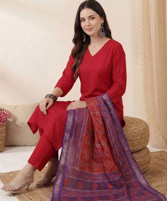 Red women regular kurta with trousers & with dupatta 5