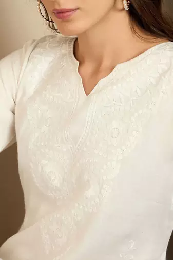 White women floral embroidered thread work straight kurta