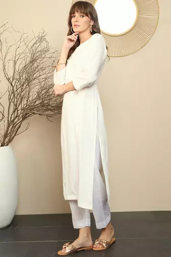 White women floral embroidered thread work straight kurta