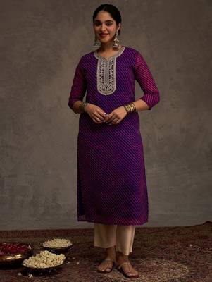 Purple women leheriya printed sequinned kurta 2