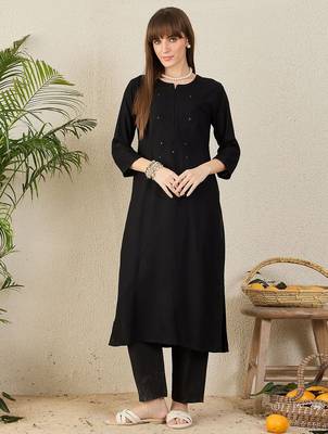 Black floral embroidered thread work round neck straight kurta 1