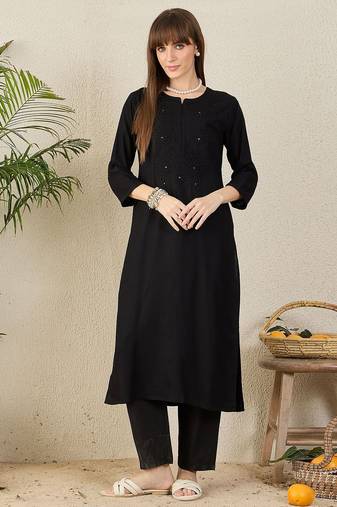 Black floral embroidered thread work round neck straight kurta