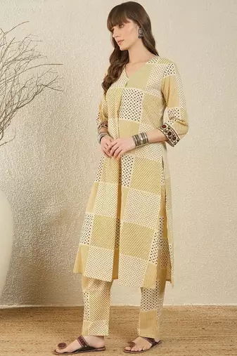 Yellow printed v-neck pure cotton kurta with trouser