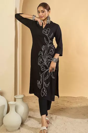 Black women floral embroidered v-neck kurta