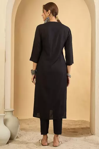Black women floral embroidered v-neck kurta