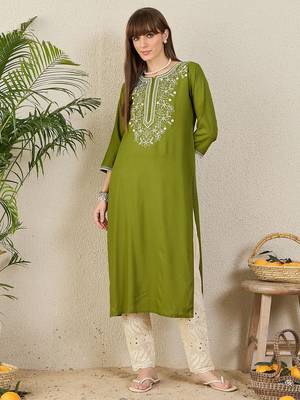 Green floral embroidered thread work round neck straight kurta 1