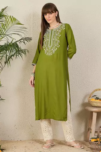 Green floral embroidered thread work round neck straight kurta