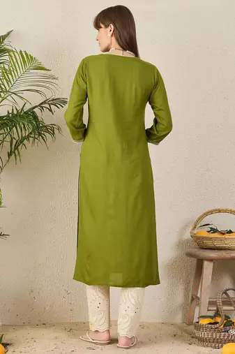 Green floral embroidered thread work round neck straight kurta