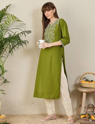 Green floral embroidered thread work round neck straight kurta 4
