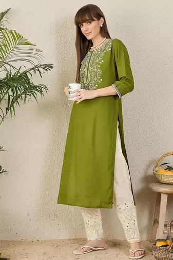 Green floral embroidered thread work round neck straight kurta