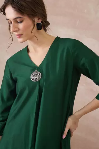 Green women regular liva kurta with trousers