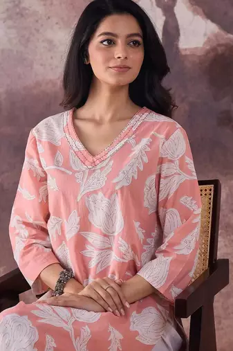Pink floral printed v-neck straight cotton kurta