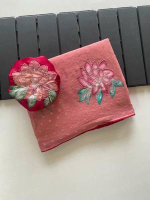 Onion pink georgette printed saree with floral print 4