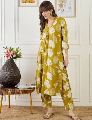 Mustard women floral printed cotton kurta with trousers 5