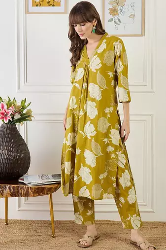 Mustard women floral printed cotton kurta with trousers