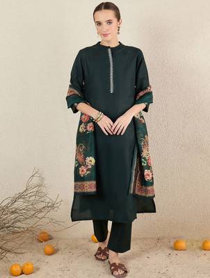 Green women embroidered kurta with trousers & dupatta 2