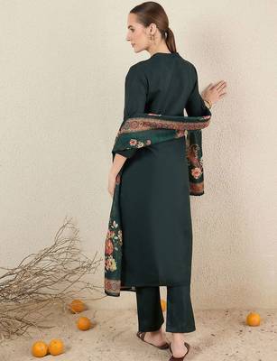 Green women embroidered kurta with trousers & dupatta 4