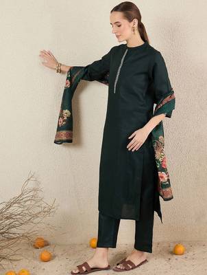 Green women embroidered kurta with trousers & dupatta 5