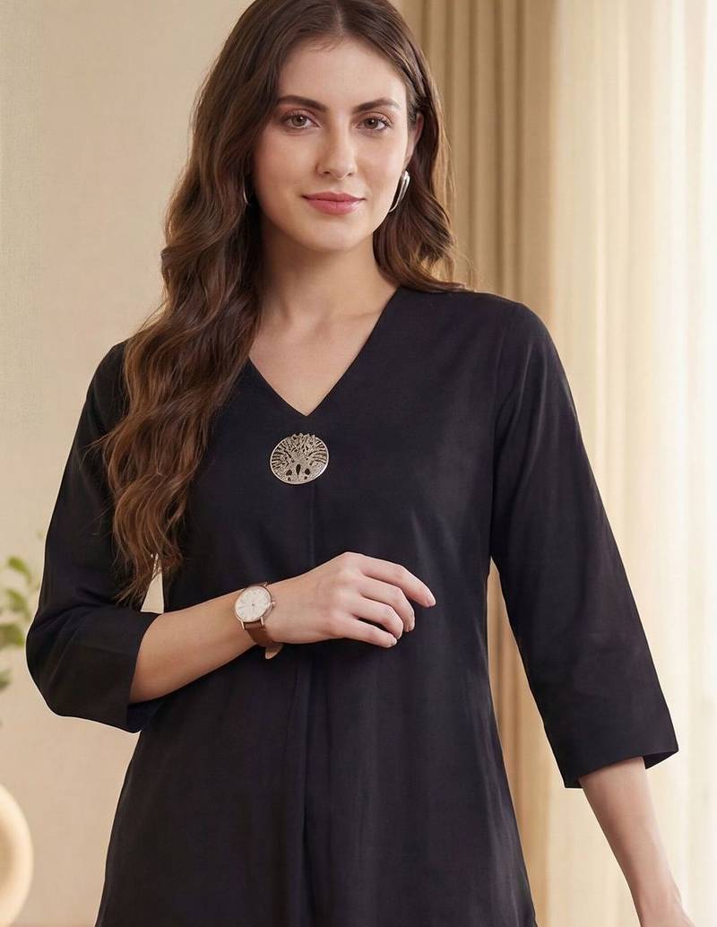 Black women regular liva kurta with trousers