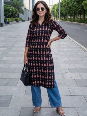 Black women ethnic motifs printed kurta 5