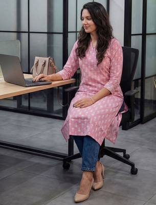 Pink floral printed cotton straight kurta 1