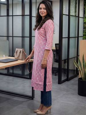 Pink floral printed cotton straight kurta 3