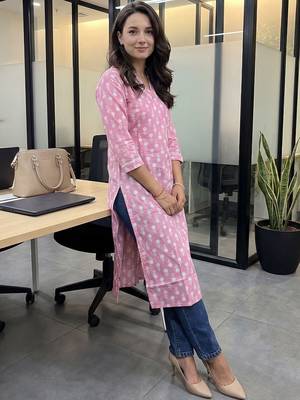 Pink floral printed cotton straight kurta 5