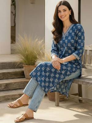 Blue women floral printed floral kurta 1
