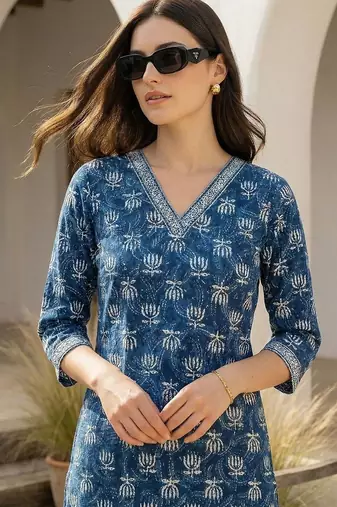 Blue women floral printed floral kurta