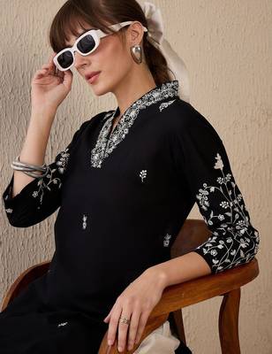 Black women floral embroidered thread work kurta 2