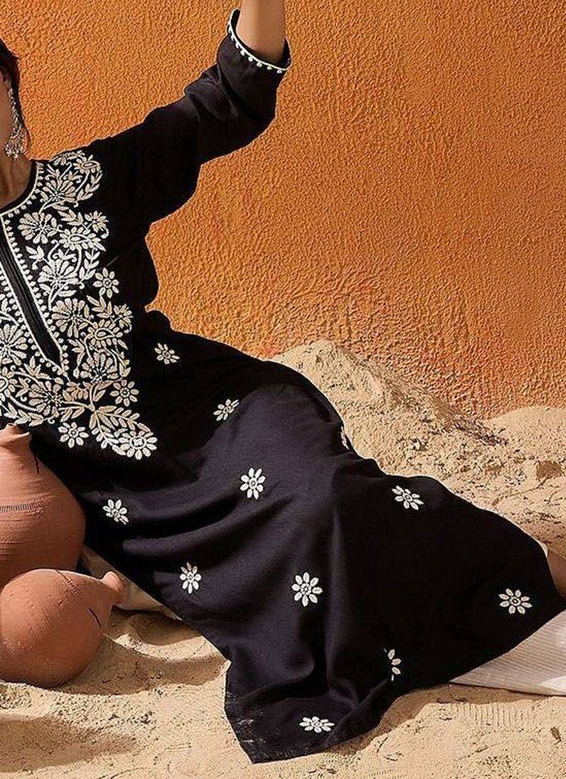 Black black floral embroidered straight kurta