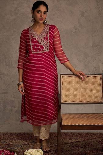 Pink women leheriya printed georgette kurta