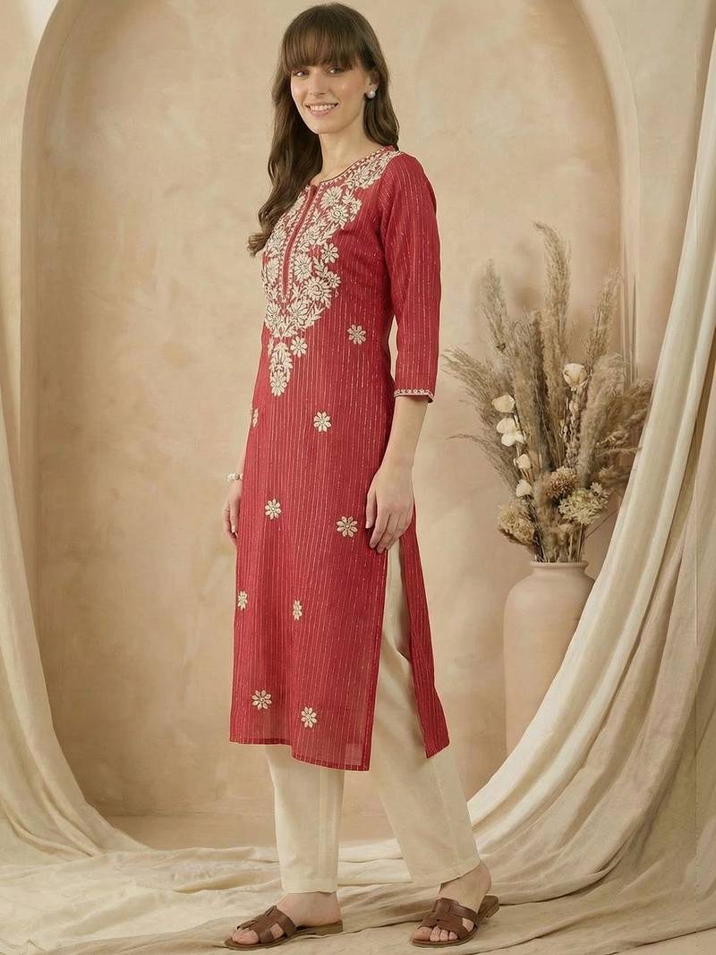 Maroon women floral embroidered thread work kurta