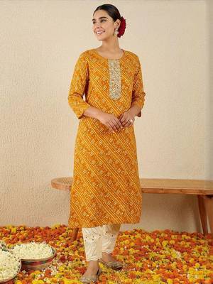 Mustard women bandhani embroidered sequinned kurta 4