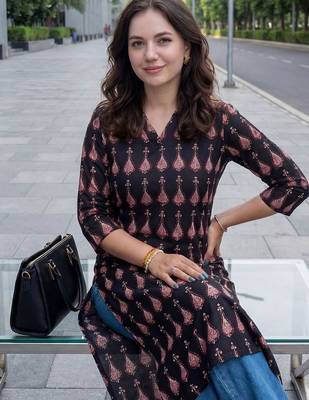 Black women ethnic motifs printed kurta 5