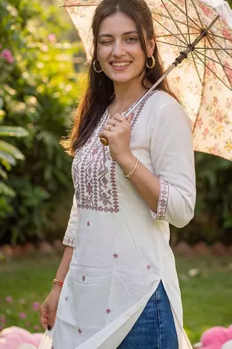 White women floral embroidered thread work kurta